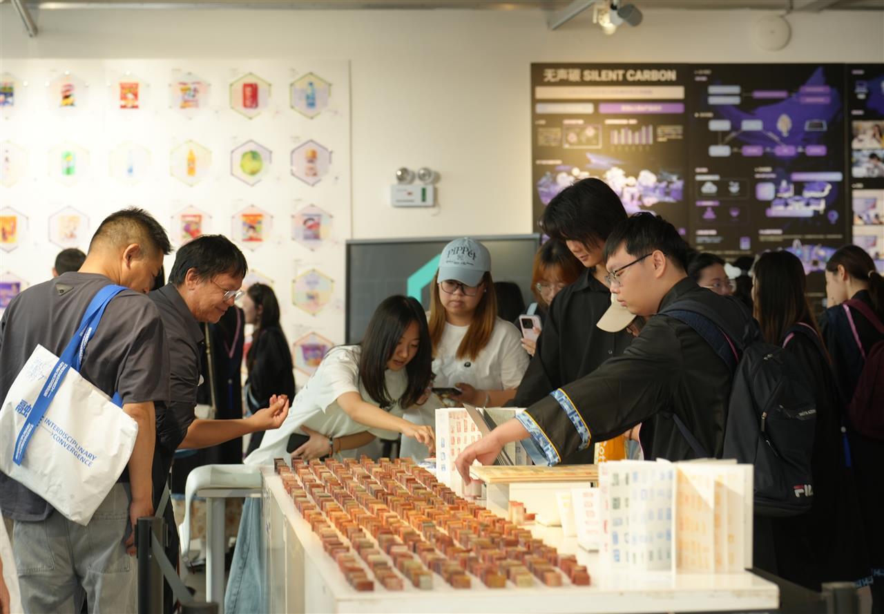 展览现场 张莱摄 (2).JPG 展览现场 张莱摄 (2).JPG