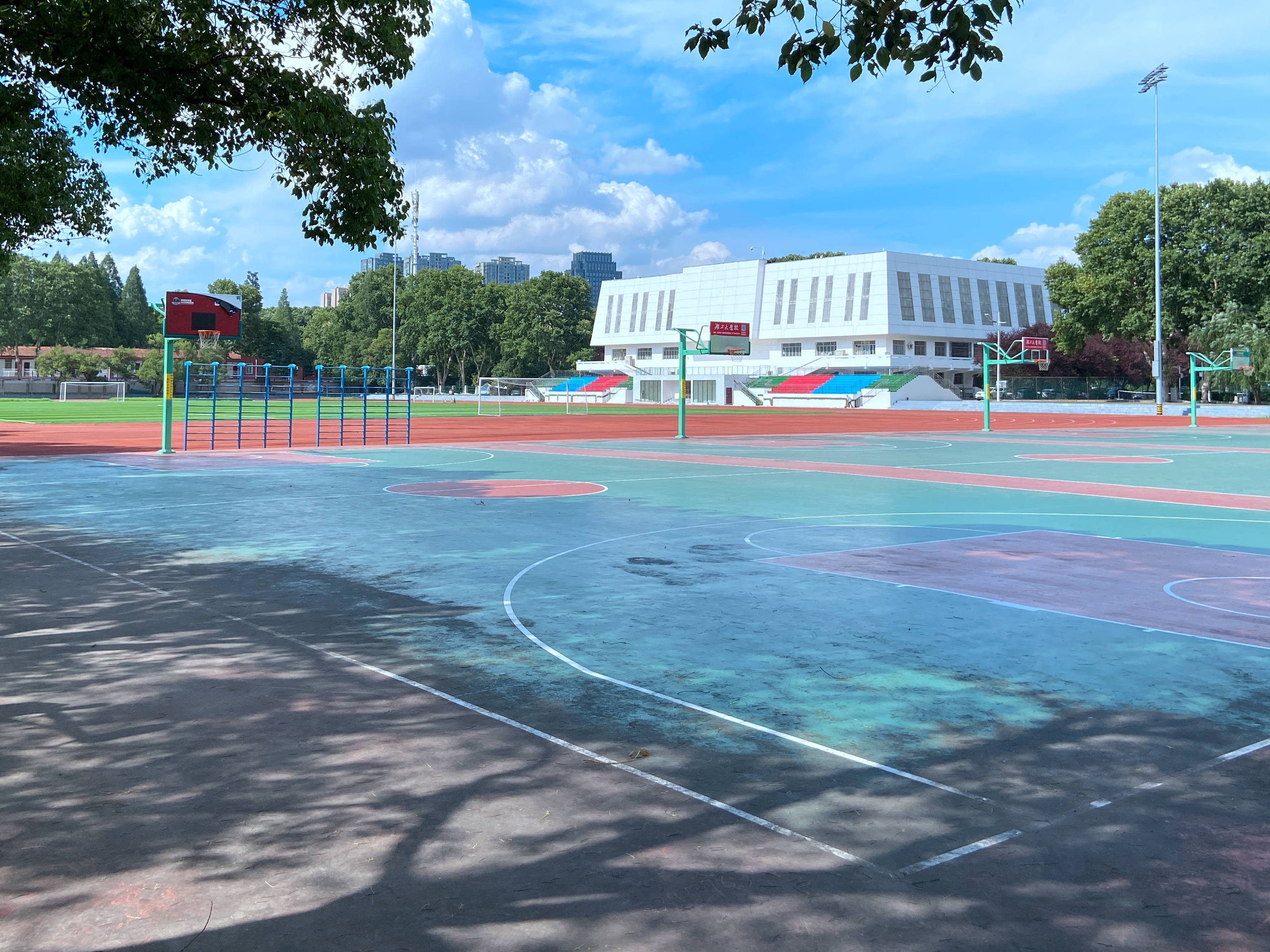 校园建筑--体育馆-湖北工业大学新闻网
