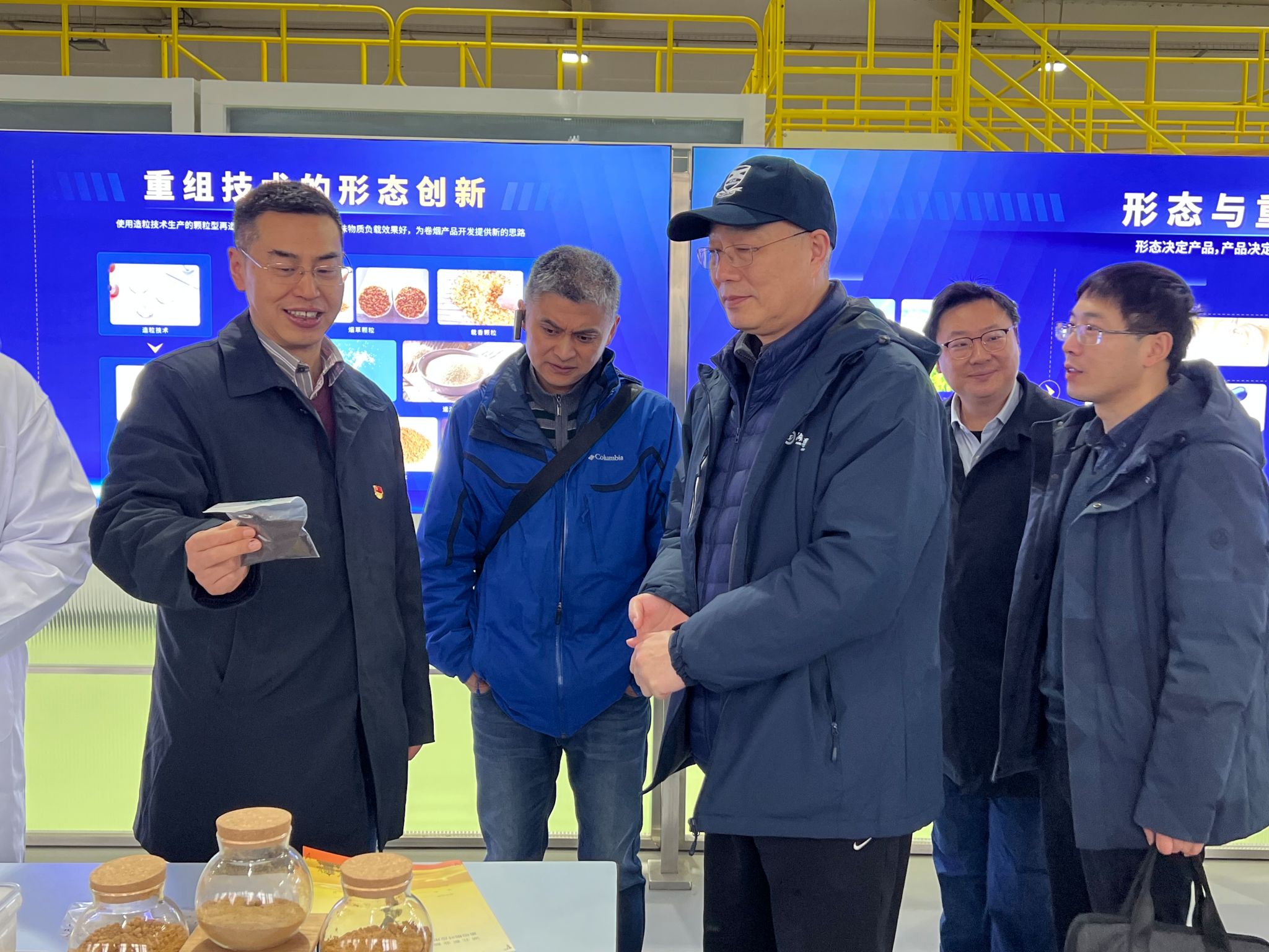 冯征赴企业现场考察我校学生短学期实习情况