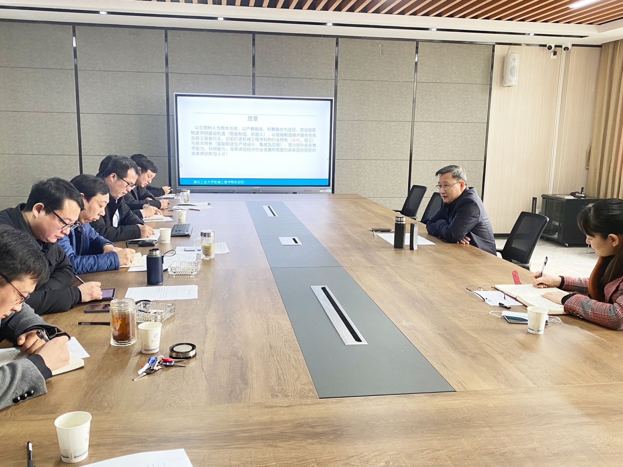 校长彭育园到机械工程学院调研指导工作